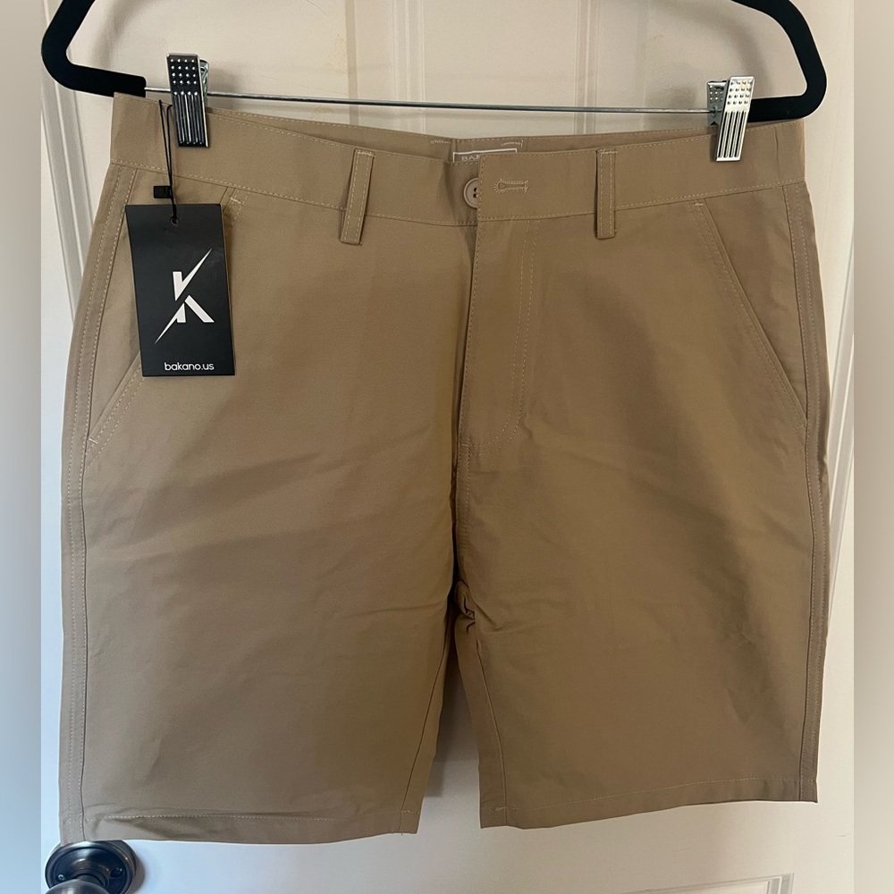 NWT Men's Beige Golf Shorts